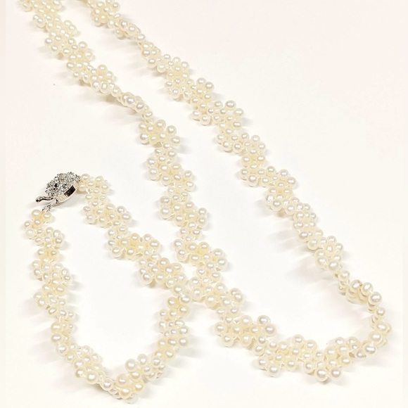 Elegant Pearl Choker Necklace and Bracelet with silver...